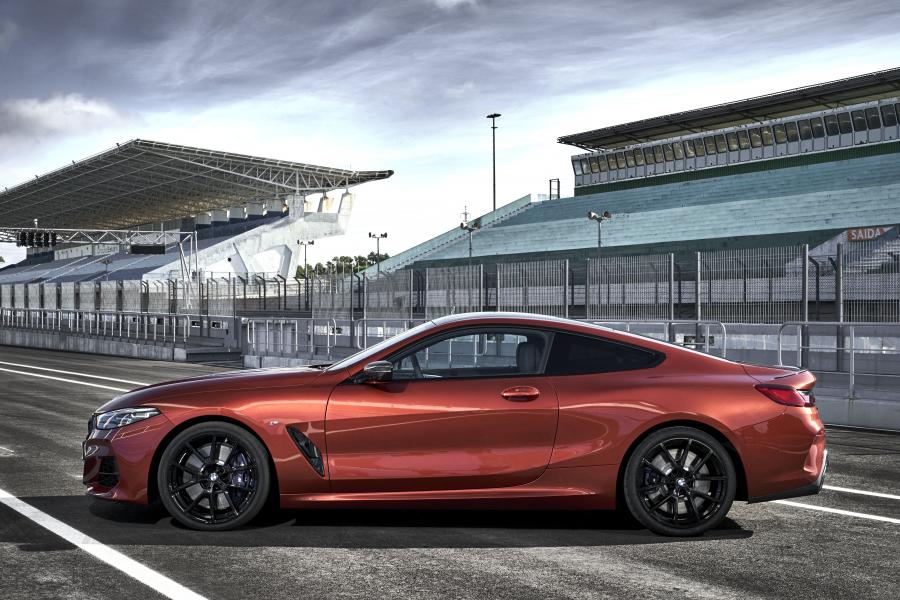  BMW M850i xDrive Carbon Package (G15) 2018 года  (WW) (фото 32 из 287)